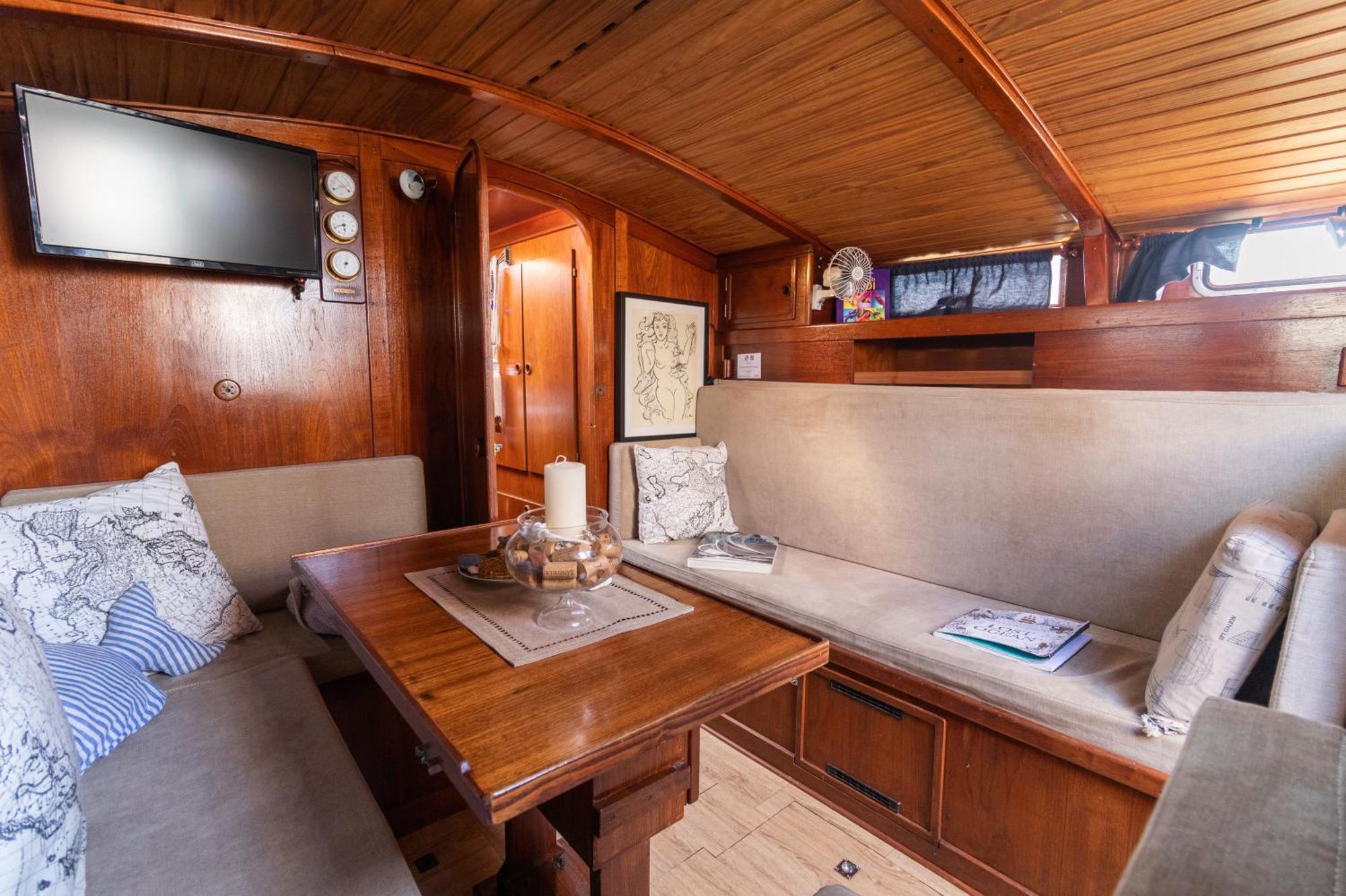 Quo Vadis Yacht Hotel Bari Luaran gambar
