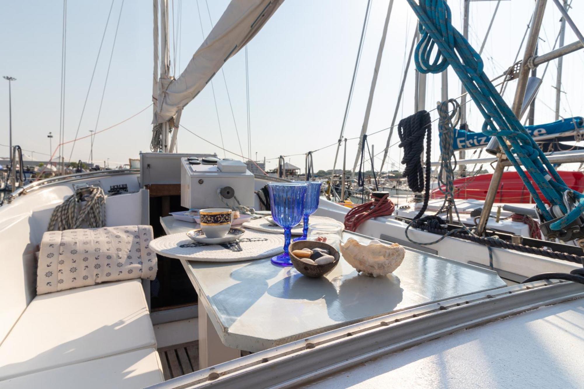 Quo Vadis Yacht Hotel Bari Luaran gambar